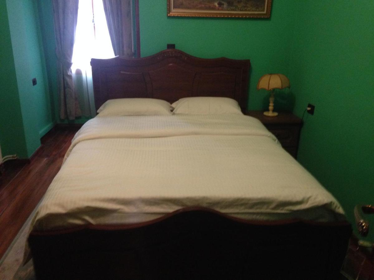 Hotel Vila Mano Корча Екстер'єр фото