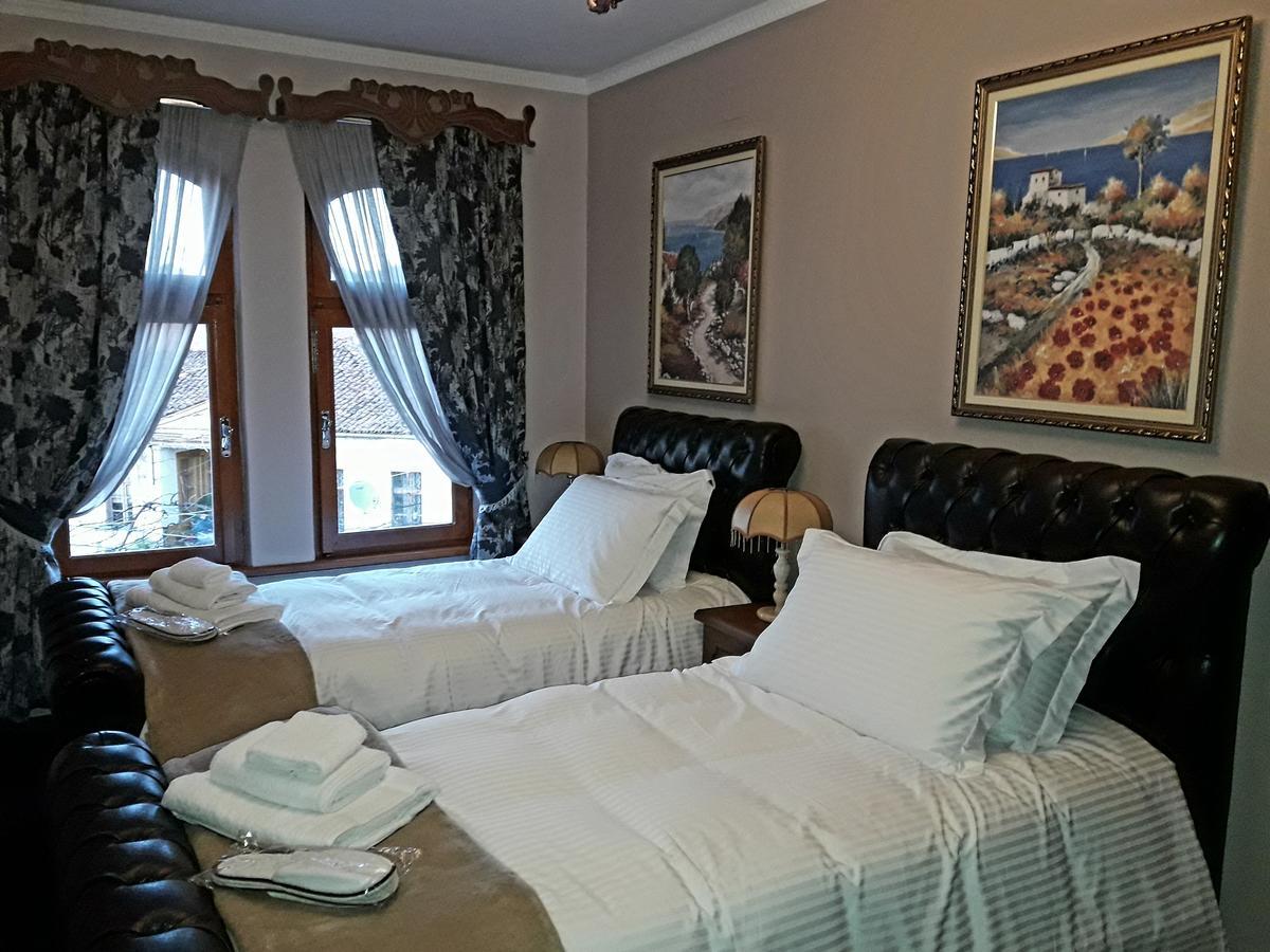 Hotel Vila Mano Корча Екстер'єр фото
