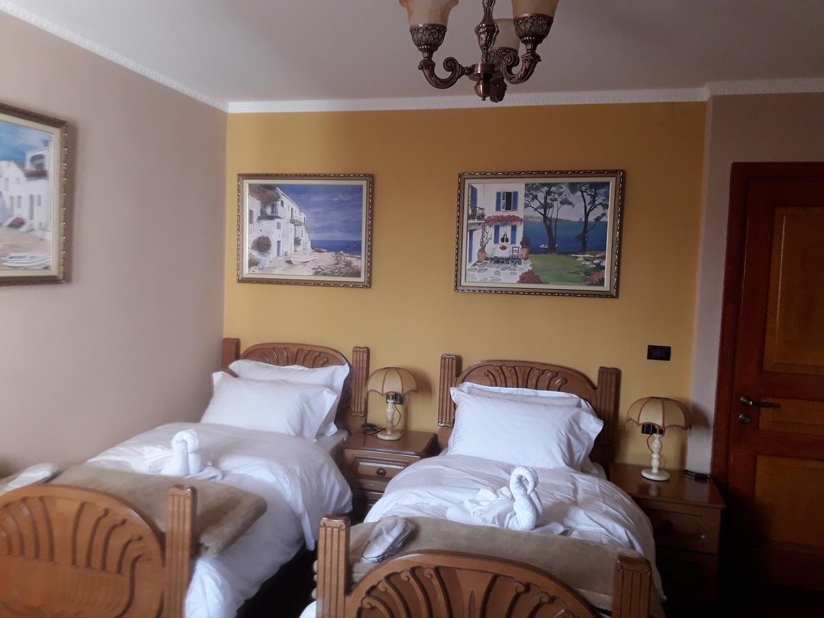 Hotel Vila Mano Корча Екстер'єр фото