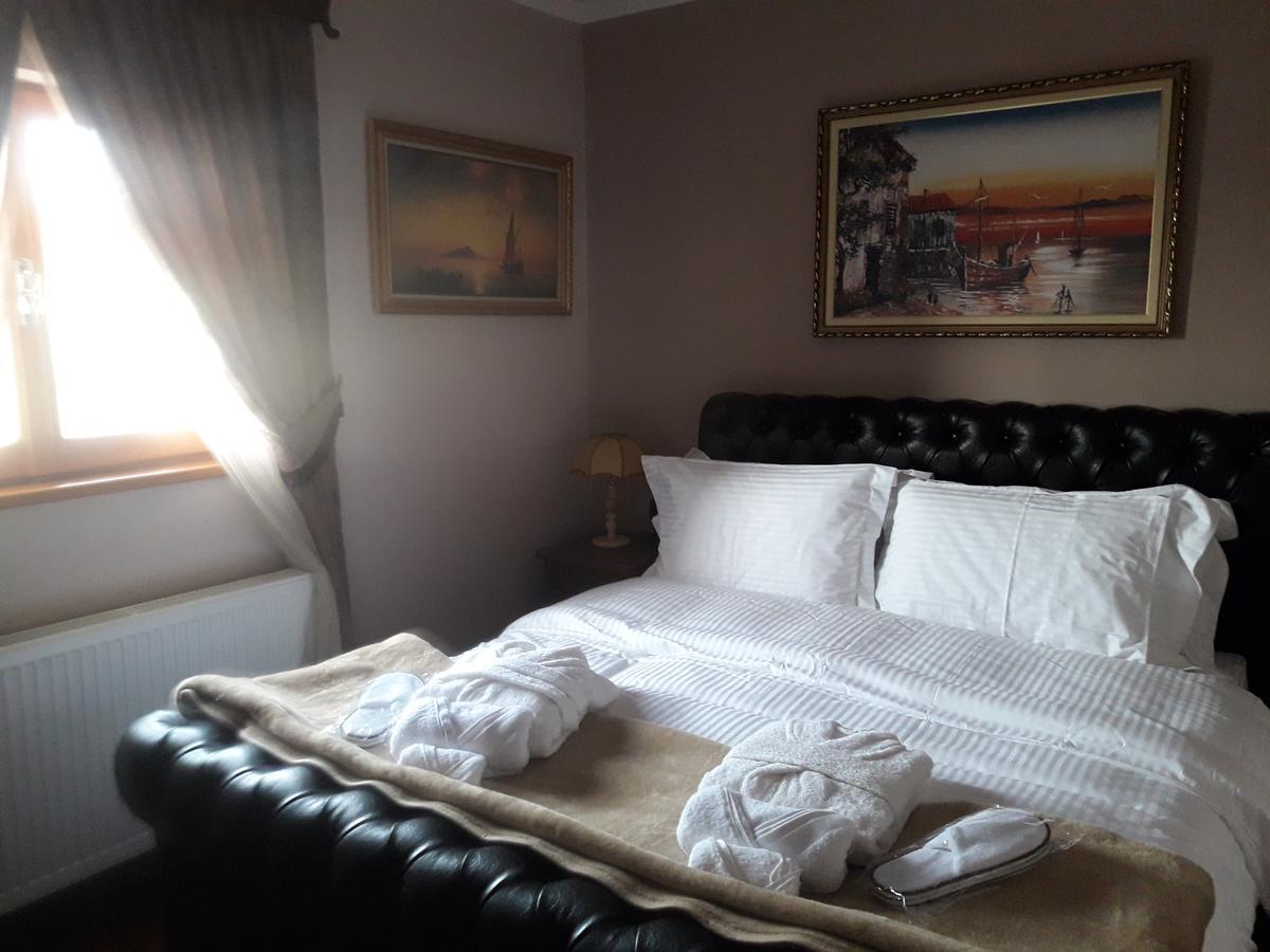 Hotel Vila Mano Корча Екстер'єр фото