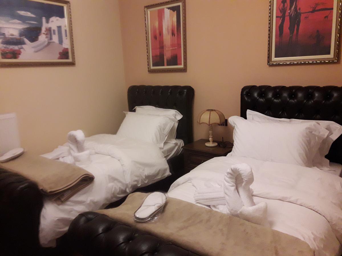Hotel Vila Mano Корча Екстер'єр фото